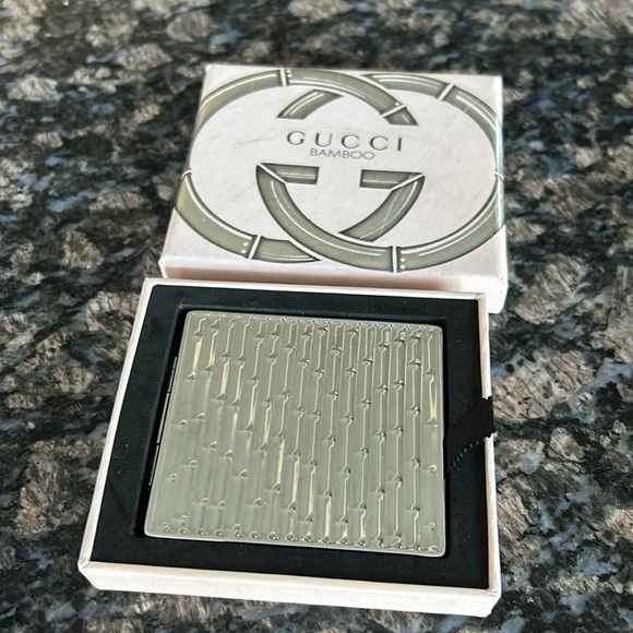 GUCCI BAMBOO SILVER TONE DOUBLE SIDED COMPACT MIRROR NEW - Picture 2 of 8